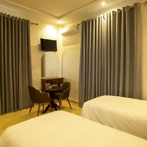 3* Otel De Paris